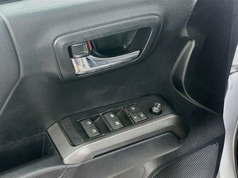 Used 2019 Toyota Tacoma TRD Off-Road RWD image 15