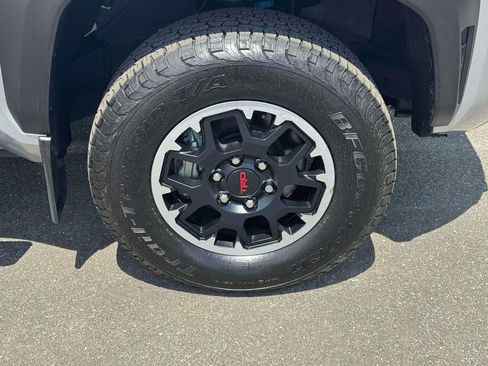Used 2024 Toyota Tacoma TRD Off-Road AWD/4WD image 9