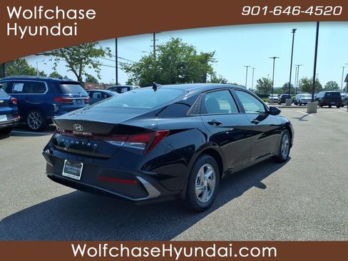 New 2026 Hyundai Elantra SE FWD image 5