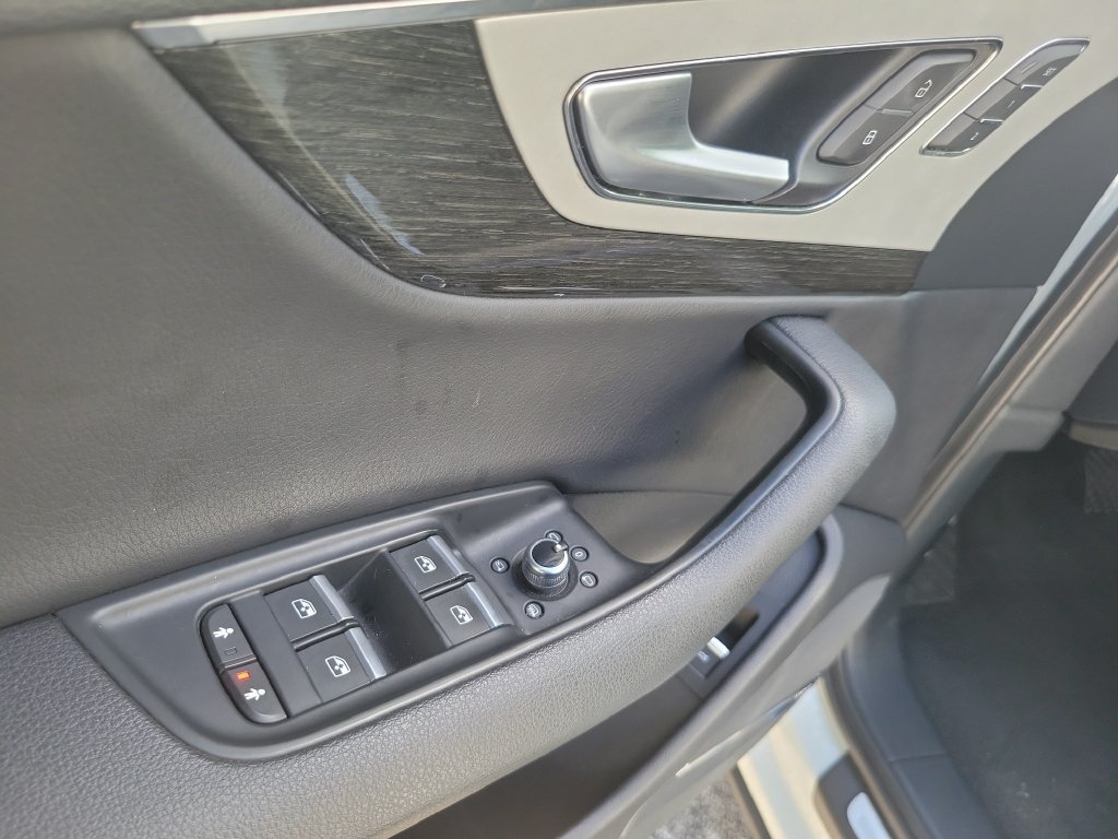 Used 2019 Audi Q7 2.0T Premium Plus w/ Premium Plus Package AWD/4WD image 23