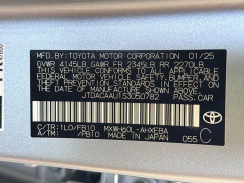 Used 2025 Toyota Prius LE FWD image 35