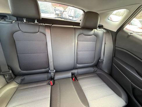 Used 2025 Chevrolet Trax LT w/ LT Convenience Package image 36