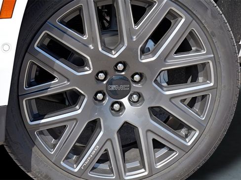 New 2026 GMC Yukon XL Denali Ultimate w/ LPO, Illumination Package image 2