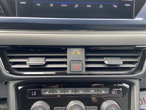 Used 2024 Volkswagen Taos SE image 26