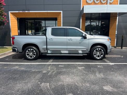 Used 2024 Chevrolet Silverado 1500 High Country w/ Technology Package AWD/4WD image 2