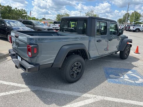 New 2025 Jeep Gladiator Sport image 32