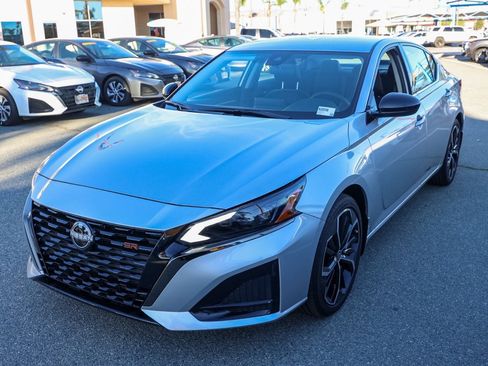 New 2025 Nissan Altima 2.5 SR image 8