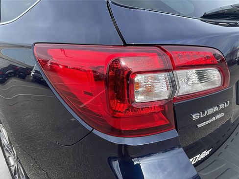 Used 2018 Subaru Outback 3.6R Touring w/ Popular Package #3 image 11