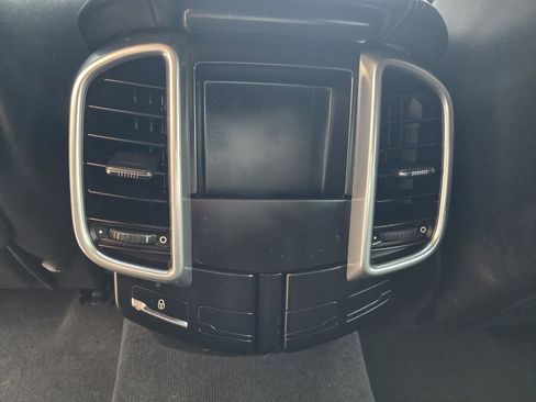 Used 2012 Porsche Cayenne S image 29