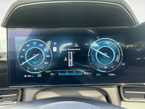 Used 2025 Hyundai Elantra Limited FWD image 21