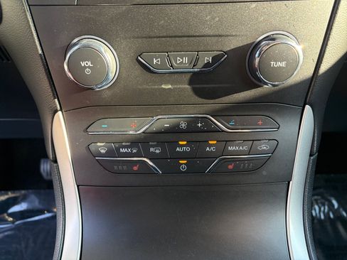 Used 2020 Ford Edge SEL AWD/4WD image 21
