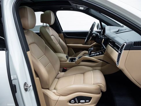 Used 2019 Porsche Cayenne image 23