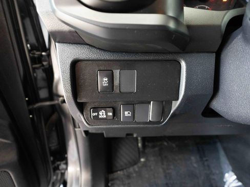 Used 2022 Toyota Tacoma SR AWD/4WD image 11