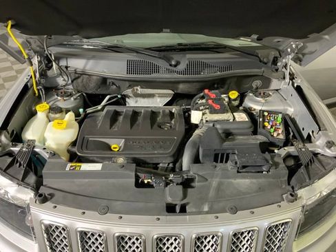 Used 2017 Jeep Compass High Altitude AWD/4WD image 31