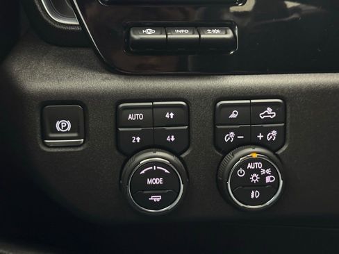 Used 2024 Chevrolet Silverado 1500 High Country AWD/4WD image 23
