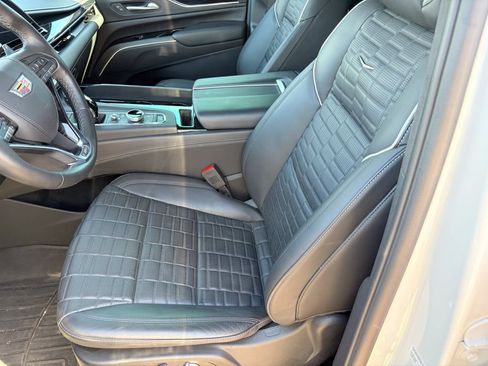 Used 2024 Cadillac Escalade V w/ LPO, ONYX Package AWD/4WD image 8