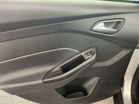 Used 2014 Ford Focus SE image 9