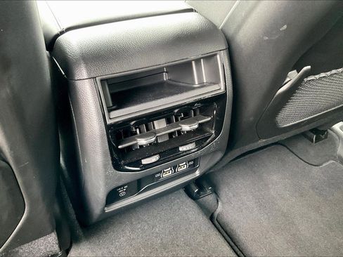 Used 2025 Jeep Grand Cherokee Laredo X w/ Luxury Tech Group I image 33