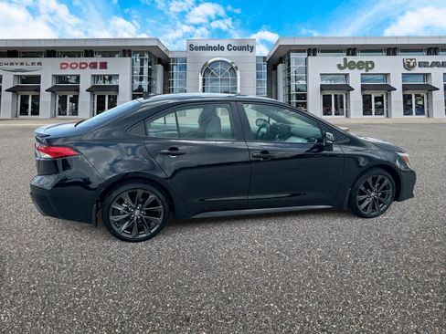 Used 2025 Toyota Corolla SE FWD image 9