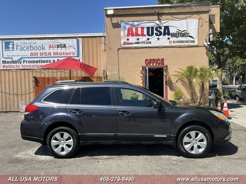 Used 2010 Subaru Outback 2.5i Limited AWD/4WD image 1