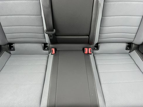 Used 2025 Volkswagen Jetta SE image 38