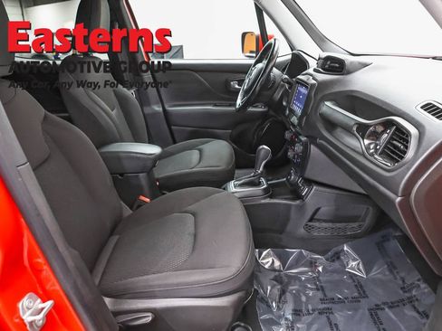 Used 2018 Jeep Renegade Altitude AWD/4WD image 25