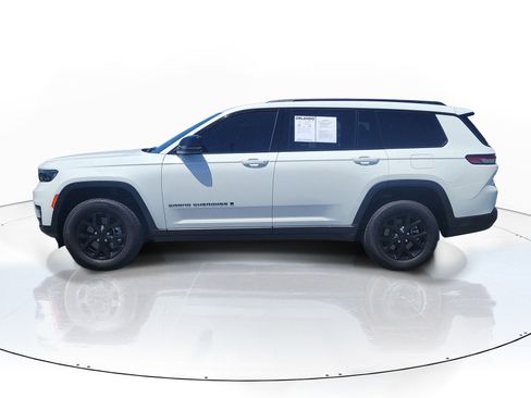 Used 2025 Jeep Grand Cherokee L Altitude image 4