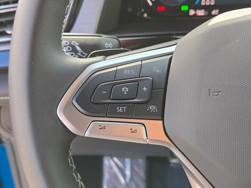 Certified 2025 Volkswagen Atlas Cross Sport SE FWD image 17