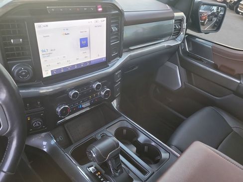 Used 2022 Ford F150 Lariat w/ Equipment Group 502A High image 19