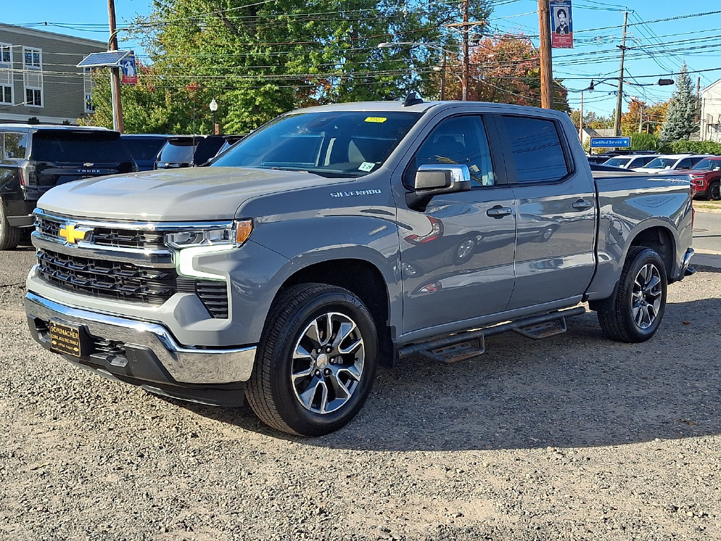 Used 2024 Chevrolet Silverado 1500 LT AWD/4WD image 3