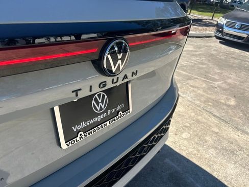 New 2026 Volkswagen Tiguan SE R-Line image 32