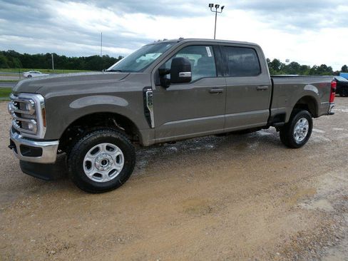 New 2026 Ford F250 XLT w/ XLT Premium Package AWD/4WD image 10