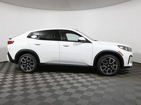 New 2026 BMW X2 xDrive28i w/ Convenience Package AWD/4WD image 8