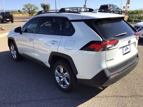 Used 2021 Toyota RAV4 Limited AWD/4WD image 3