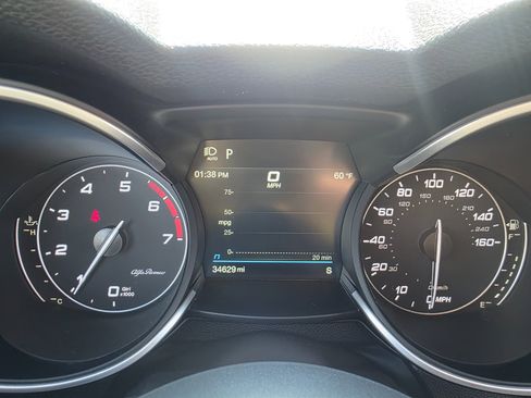 Used 2022 Alfa Romeo Stelvio Ti image 8