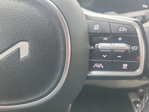 Used 2025 Kia Sorento S FWD image 11