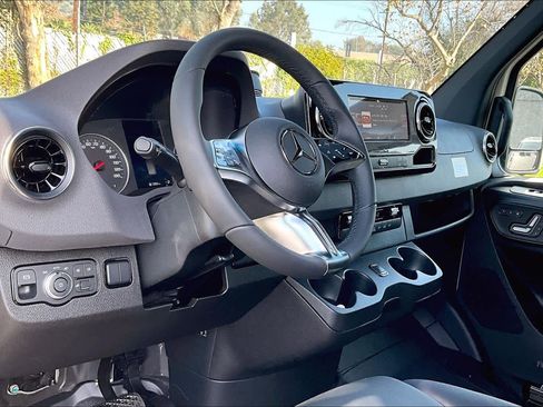 New 2026 Mercedes-Benz Sprinter 2500 image 8