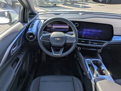 Used 2026 Chevrolet Equinox EV LT image 14