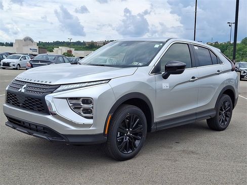 Used 2025 Mitsubishi Eclipse Cross LE image 2