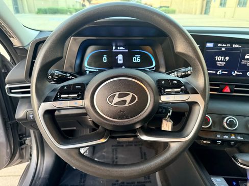 Used 2024 Hyundai Elantra SE image 20