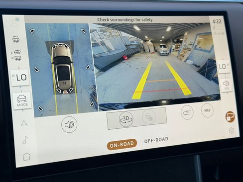 Used 2025 Land Rover Range Rover SE image 27