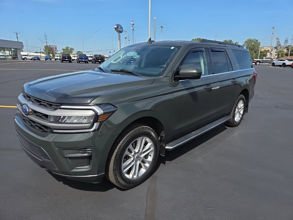 Used 2022 Ford Expedition Max XLT AWD/4WD image 2