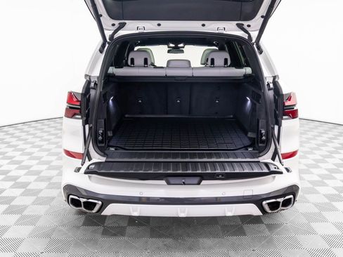 Used 2025 BMW X5 M60i image 35