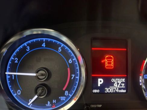 Used 2019 Toyota Corolla L image 13