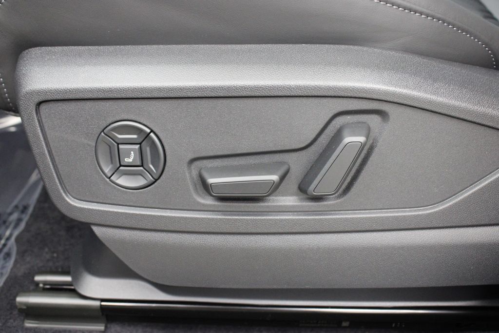 New 2026 Audi SQ5 Premium Plus AWD/4WD image 19