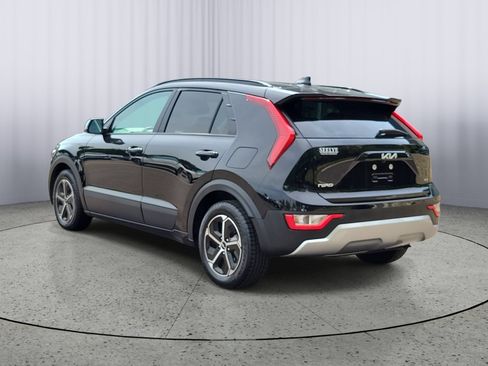Certified 2024 Kia Niro EX FWD image 4