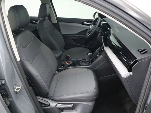 Certified 2024 Volkswagen Taos SE image 20