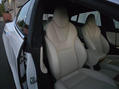 Used 2020 Tesla Model S Performance image 25