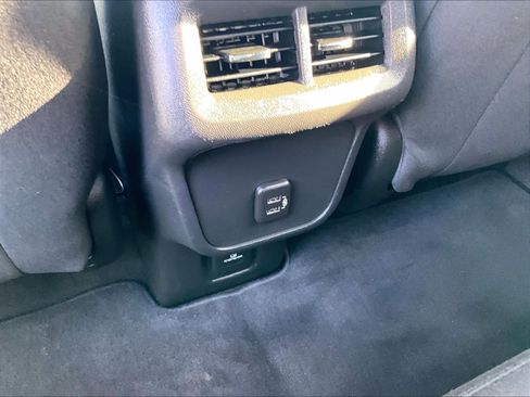 Used 2023 Chevrolet Equinox LT image 28