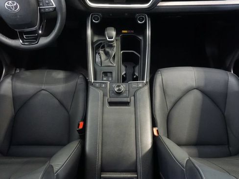 Certified 2024 Toyota Grand Highlander AWD image 35